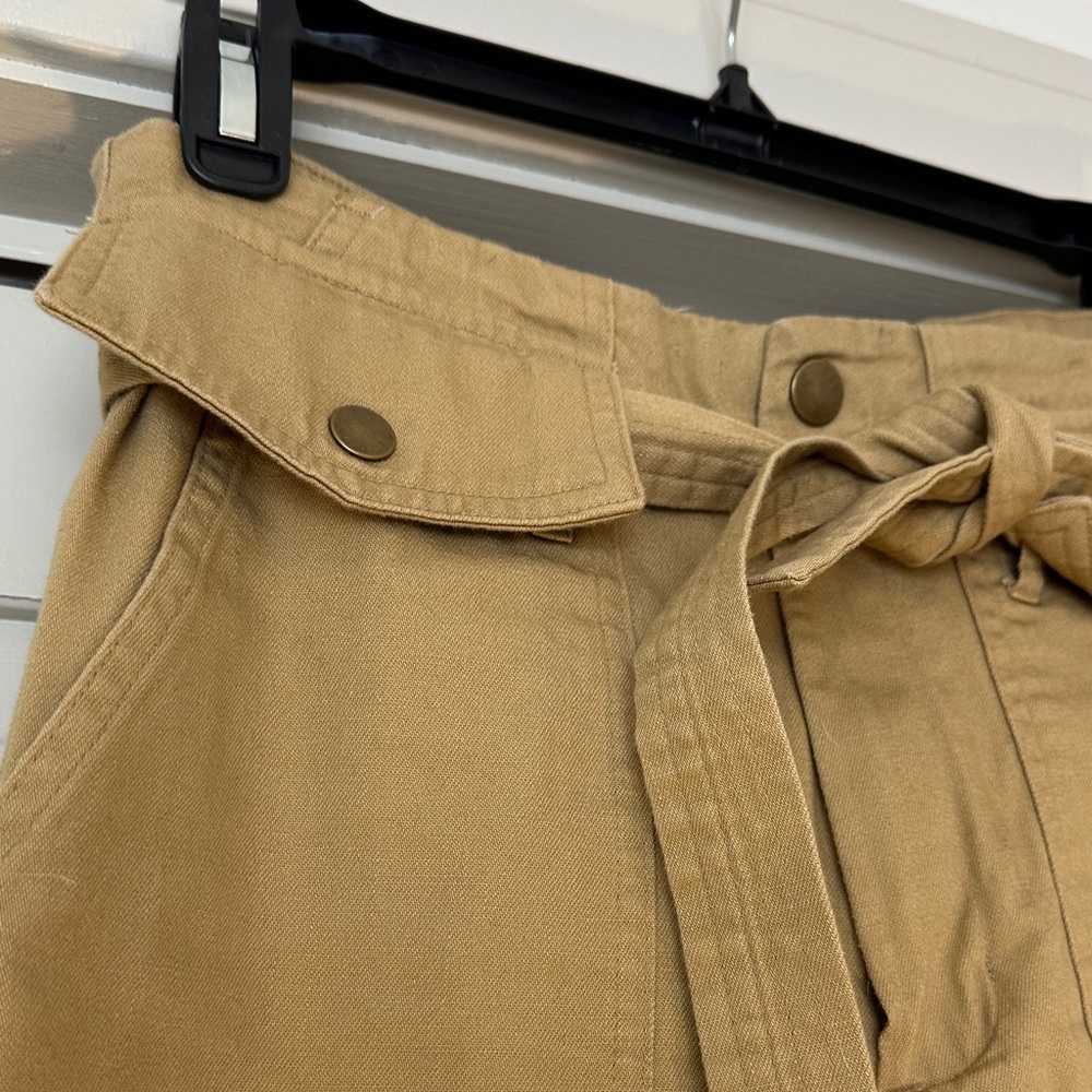 Banana Republic Women’s Cargo Pants - Tan - Picture 3 of 6